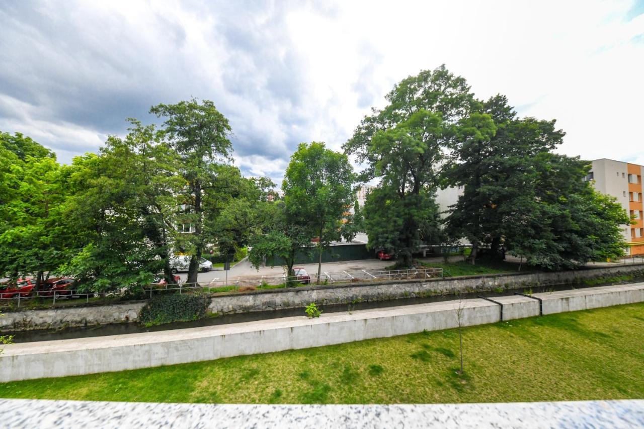 Modern Apartment In A Quiet Area Cluj-Napoca Ngoại thất bức ảnh
