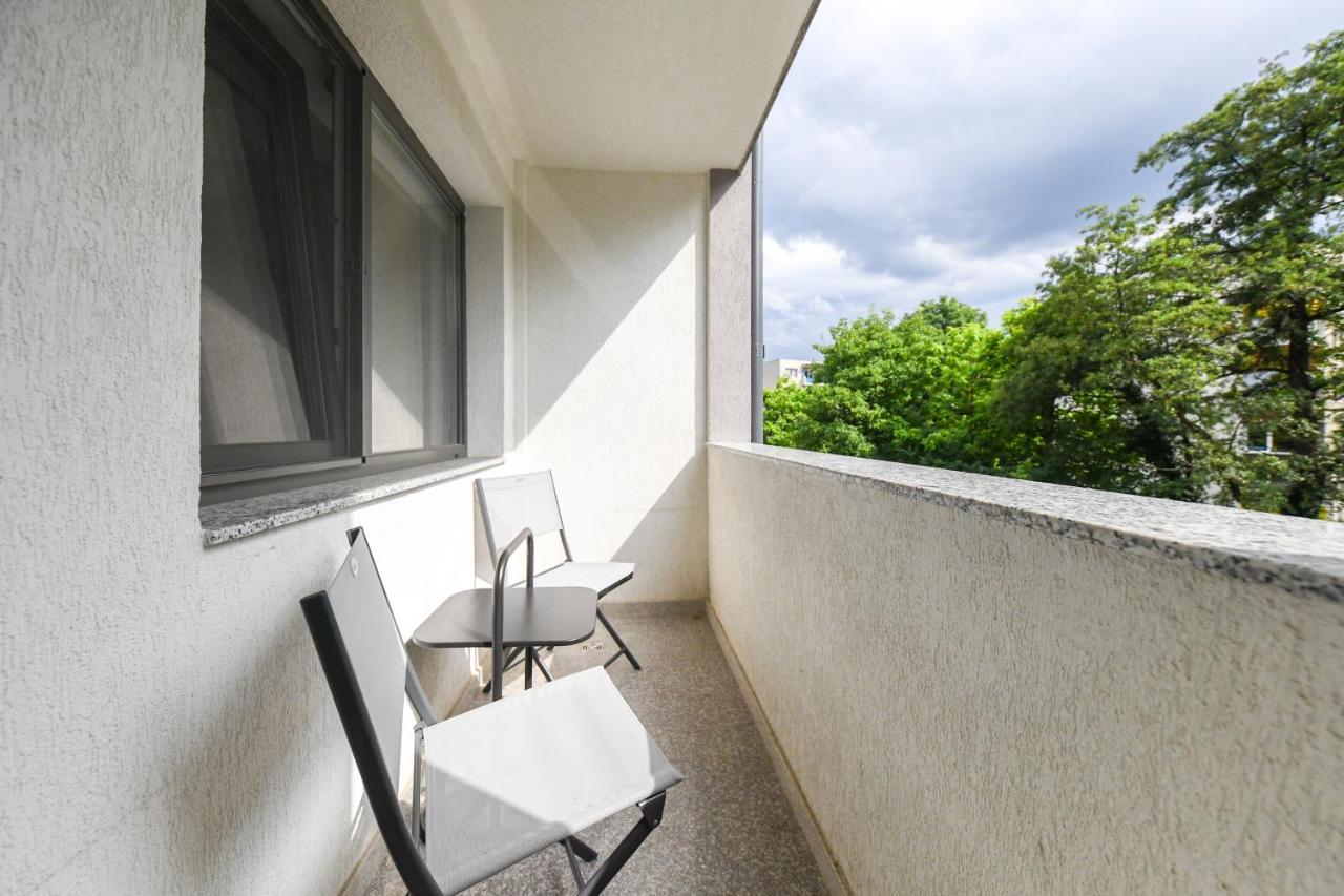 Modern Apartment In A Quiet Area Cluj-Napoca Ngoại thất bức ảnh