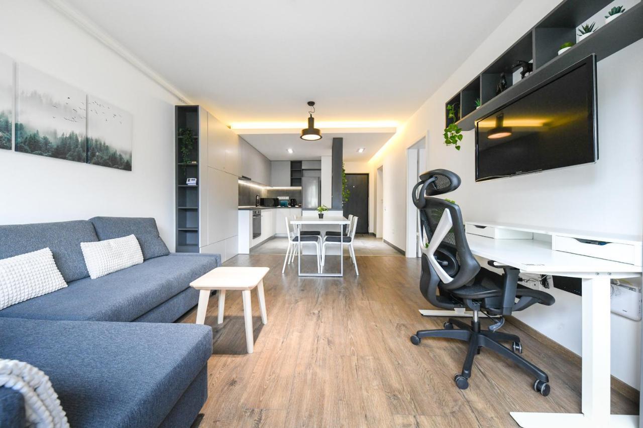 Modern Apartment In A Quiet Area Cluj-Napoca Ngoại thất bức ảnh